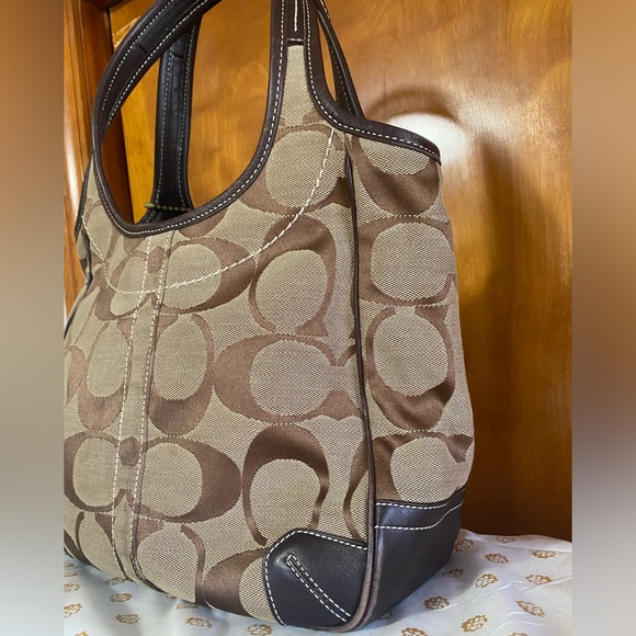 Coach Purse - Picture 10 of 12